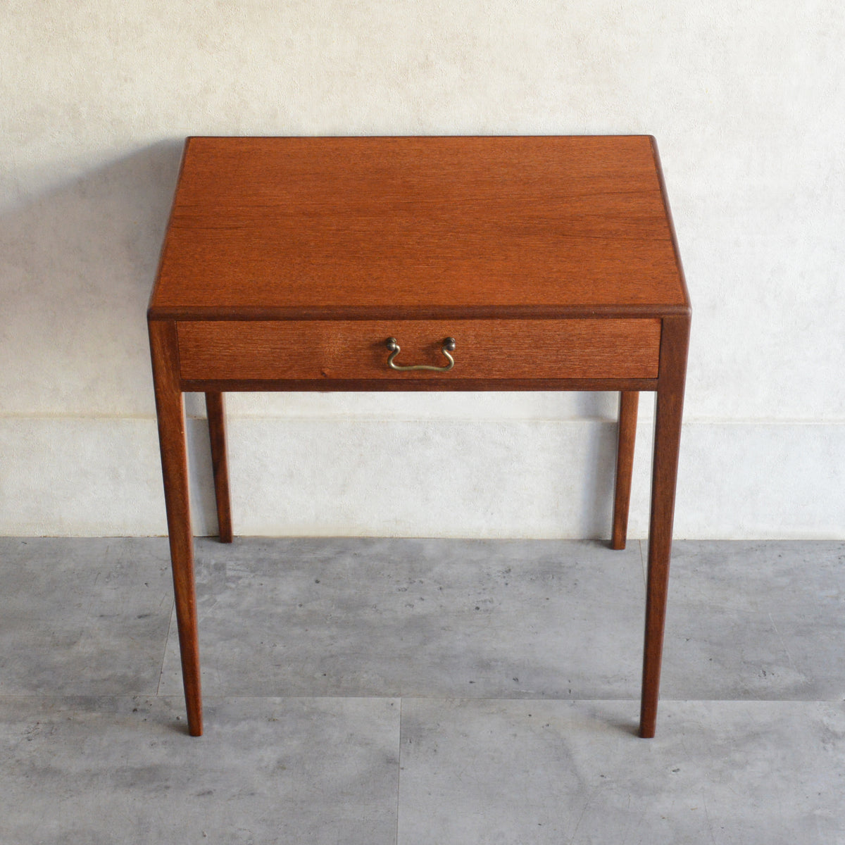 デンマーク ヴィンテージ チーク サイドテーブル 5-173 (抽斗付）
