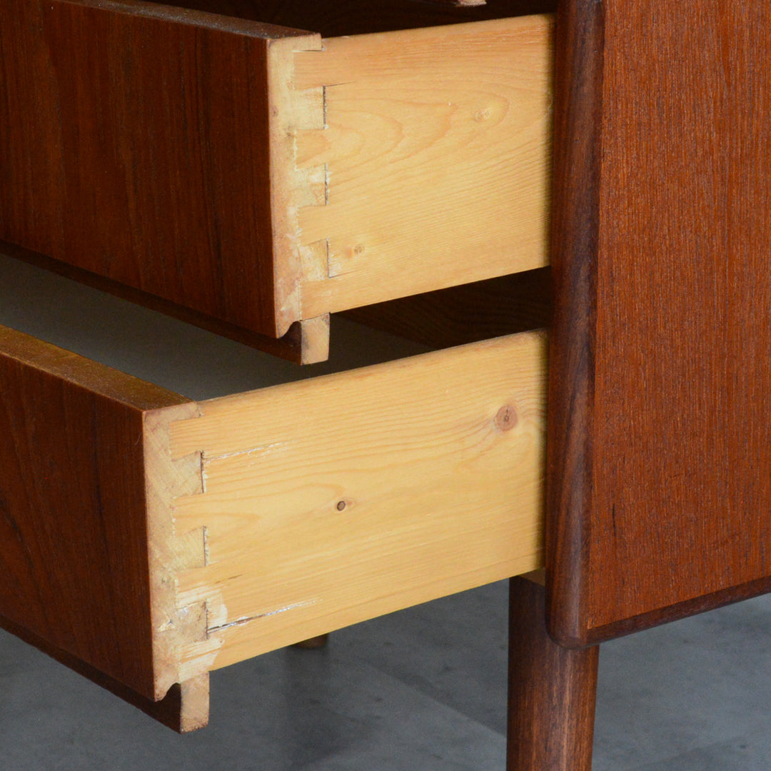 デンマークヴィンテージ  チーク３段チェスト 3-76