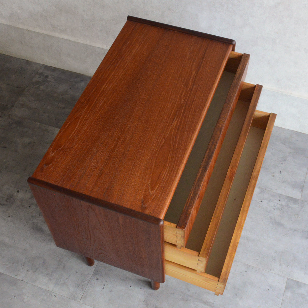 デンマークヴィンテージ  チーク３段チェスト 3-76