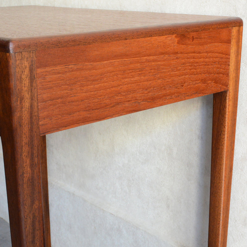 デンマーク ヴィンテージ チーク サイドテーブル 5-173 (抽斗付）