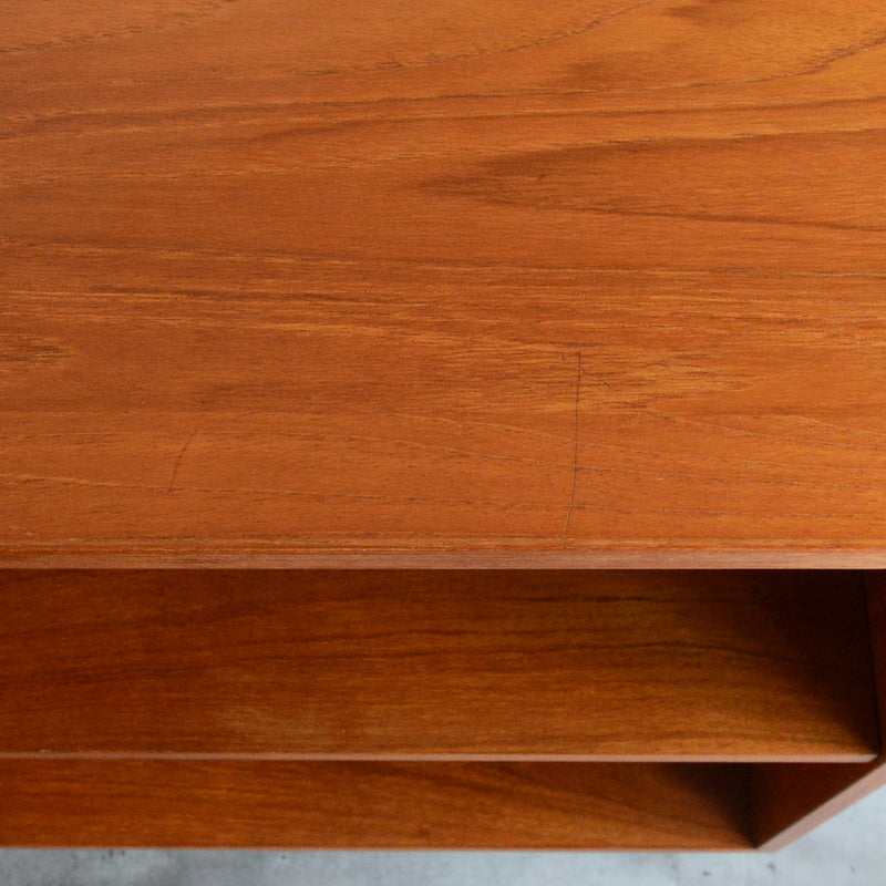 デンマーク ヴィンテージ　チーク2段 ブックシェルフ5-71