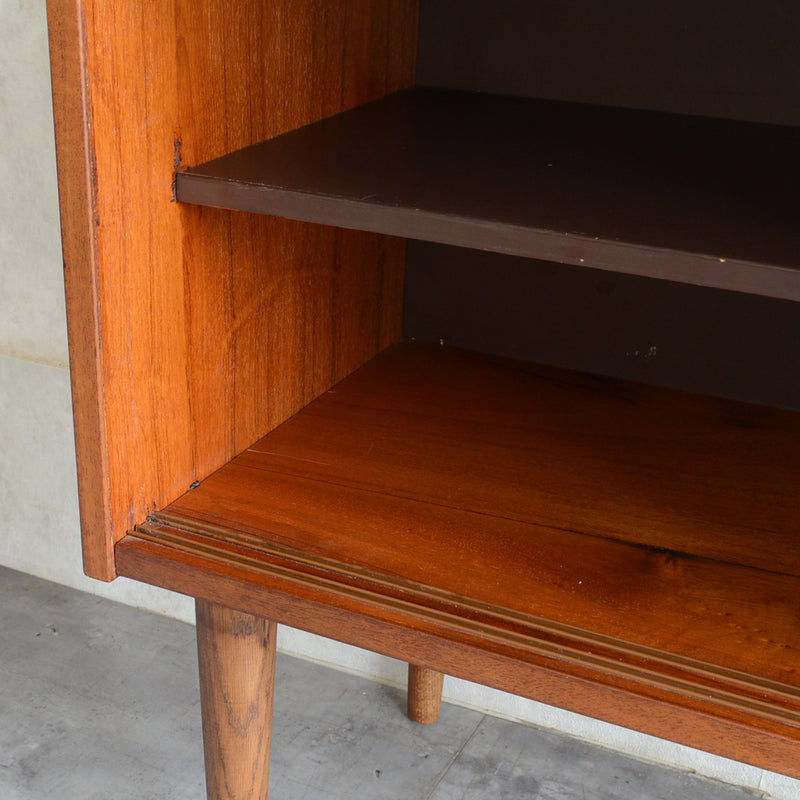 デンマーク ヴィンテージ　チーク ガラスキャビネット 5-14