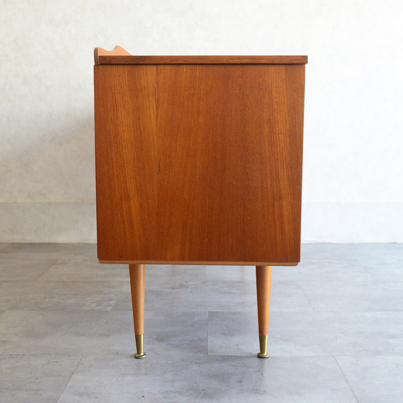 ミッドセンチュリー ヴィンテージ　 ショートサイドボード 66(天板剝離再塗装済）