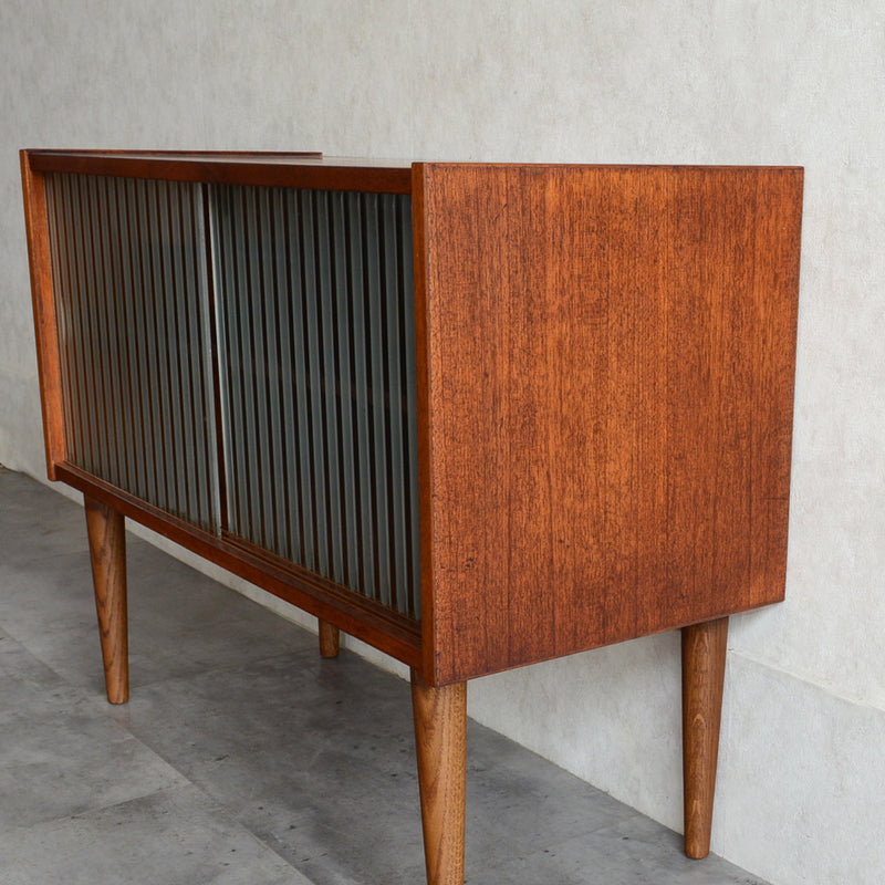 デンマーク ヴィンテージ　チーク ガラスキャビネット 5-14