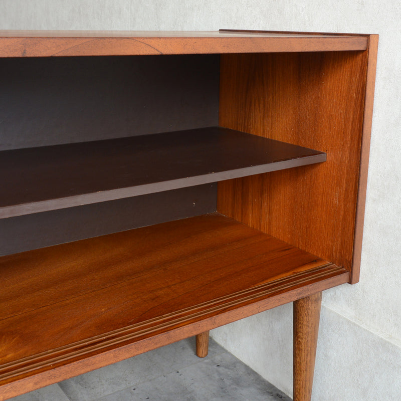 デンマーク ヴィンテージ　チーク ガラスキャビネット 5-14