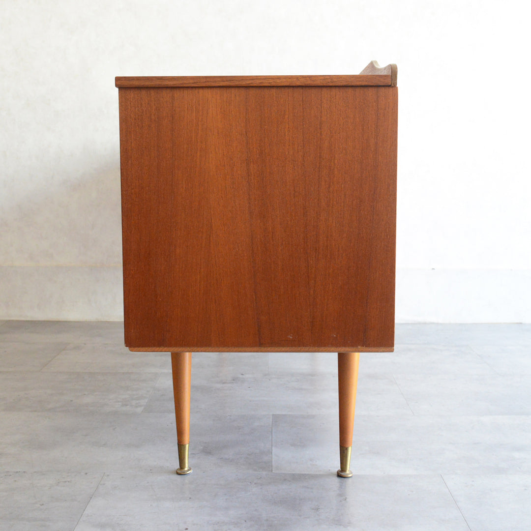 ミッドセンチュリーヴィンテージ ショートサイドボード 66(天板剝離再
