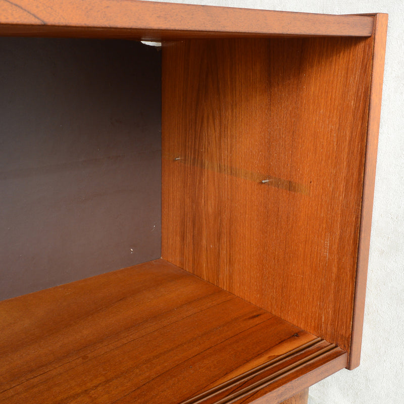 デンマーク ヴィンテージ　チーク ガラスキャビネット 5-14