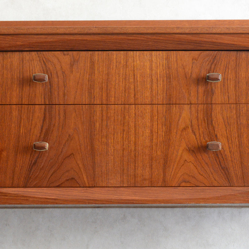 ミッドセンチュリー ヴィンテージ　 ショートサイドボード 66(天板剝離再塗装済）