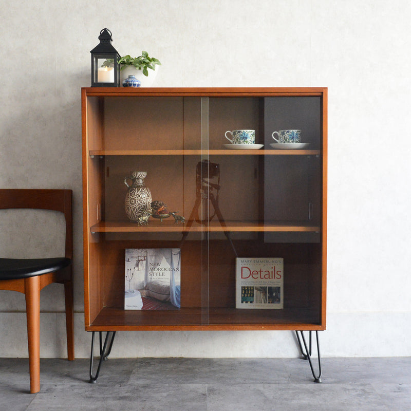 Herbert E. Gibbs　 ガラスキャビネット 53 (ヘアピンレッグ）