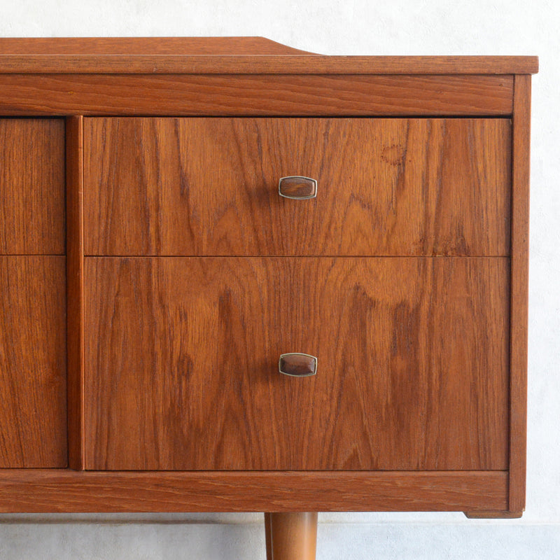 ミッドセンチュリー ヴィンテージ　 ショートサイドボード 66(天板剝離再塗装済）