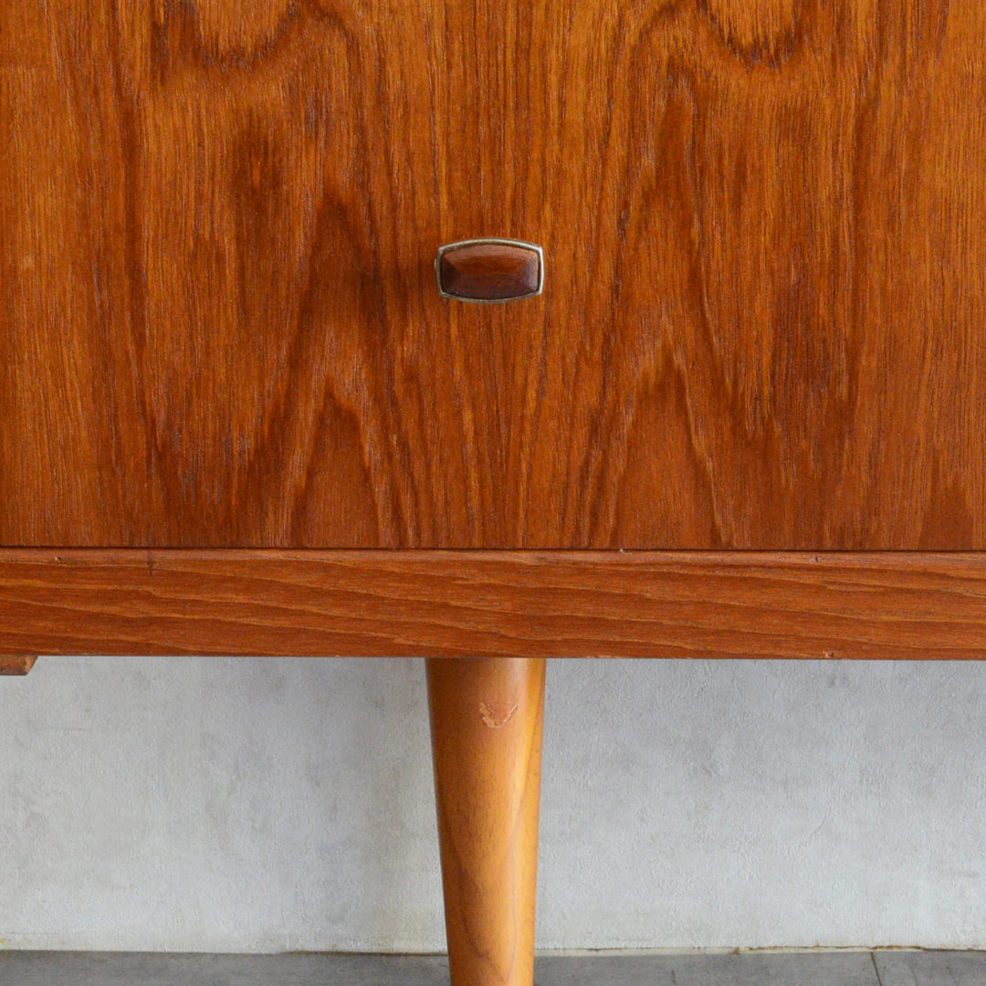 ミッドセンチュリー ヴィンテージ　 ショートサイドボード 66(天板剝離再塗装済）