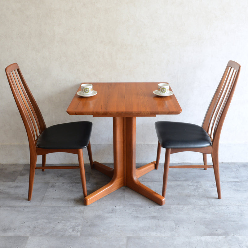 北欧ヴィンテージ　チークダイニングテーブル（天板剥離再塗装済）