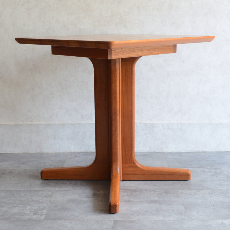 北欧ヴィンテージ　チークダイニングテーブル（天板剥離再塗装済）