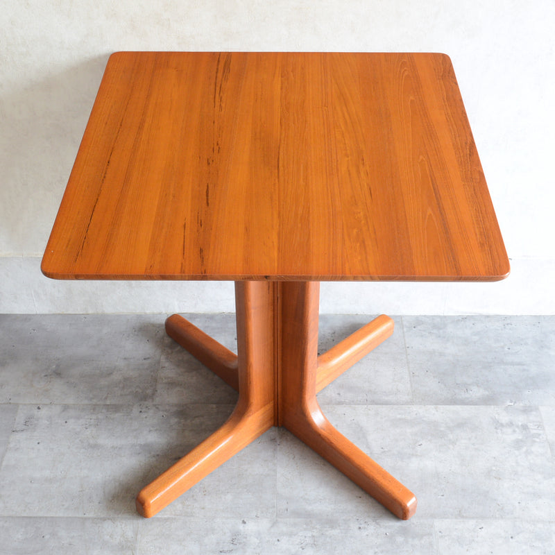 北欧ヴィンテージ　チークダイニングテーブル（天板剥離再塗装済）