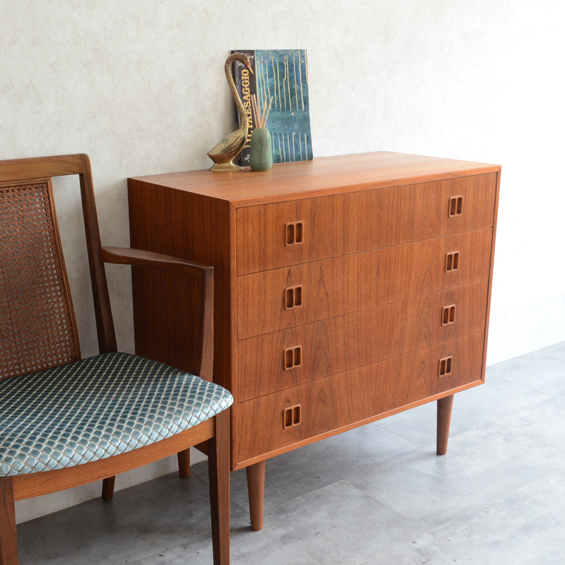 M様ご見学予約品 デンマーク ヴィンテージ  チークチェスト 4段　3-39