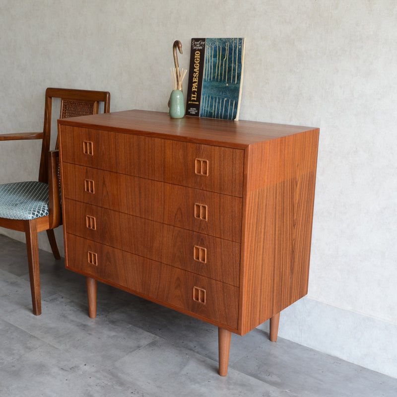 M様ご見学予約品 デンマーク ヴィンテージ  チークチェスト 4段　3-39