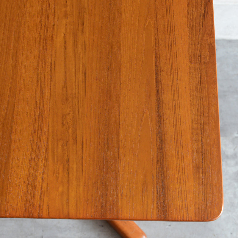 北欧ヴィンテージ　チークダイニングテーブル（天板剥離再塗装済）