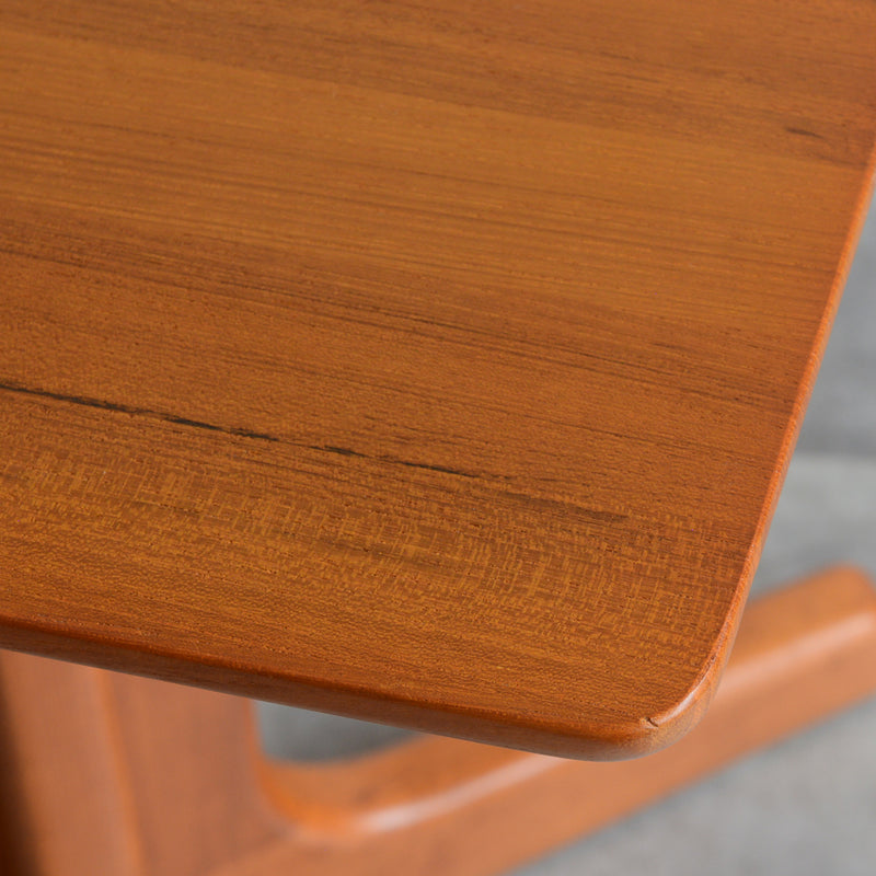 北欧ヴィンテージ　チークダイニングテーブル（天板剥離再塗装済）