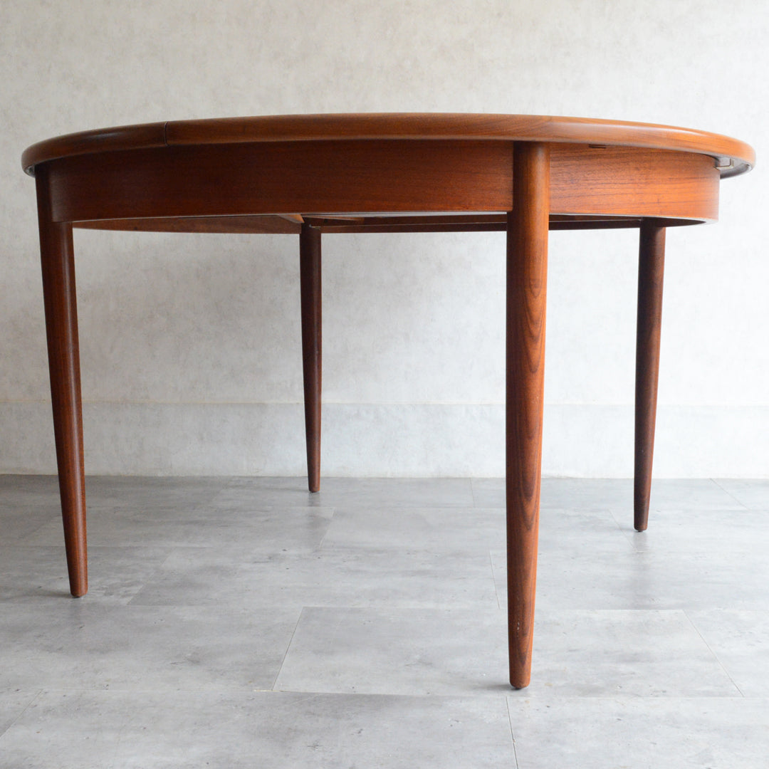 天板剥離再塗装済！美品♪ ラウンドエクステンションテーブル　直径113cm 新着 G-PLAN ジープラン エクステンション ラウンドテーブル86(天板