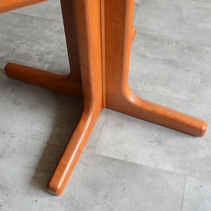 北欧ヴィンテージ　チークダイニングテーブル（天板剥離再塗装済）