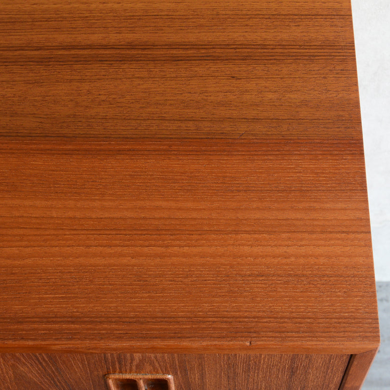 M様ご見学予約品 デンマーク ヴィンテージ  チークチェスト 4段　3-39