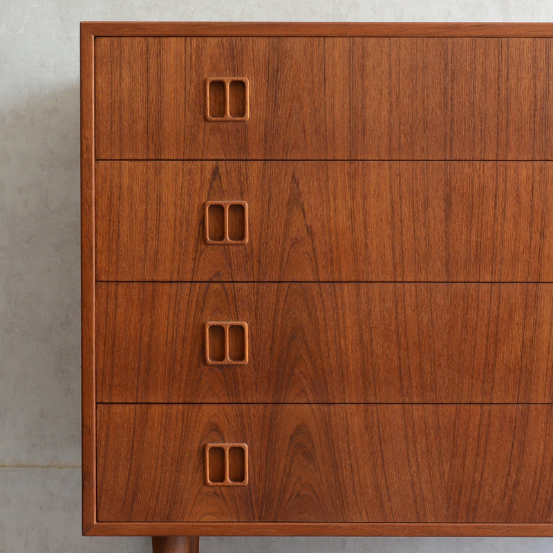 M様ご見学予約品 デンマーク ヴィンテージ  チークチェスト 4段　3-39