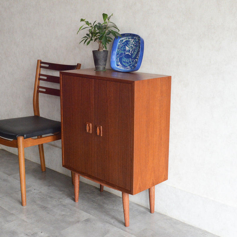 domino Mobler キャビネット5-162