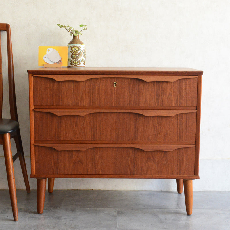 デンマーク ヴィンテージ  チーク ３段チェスト 5-62