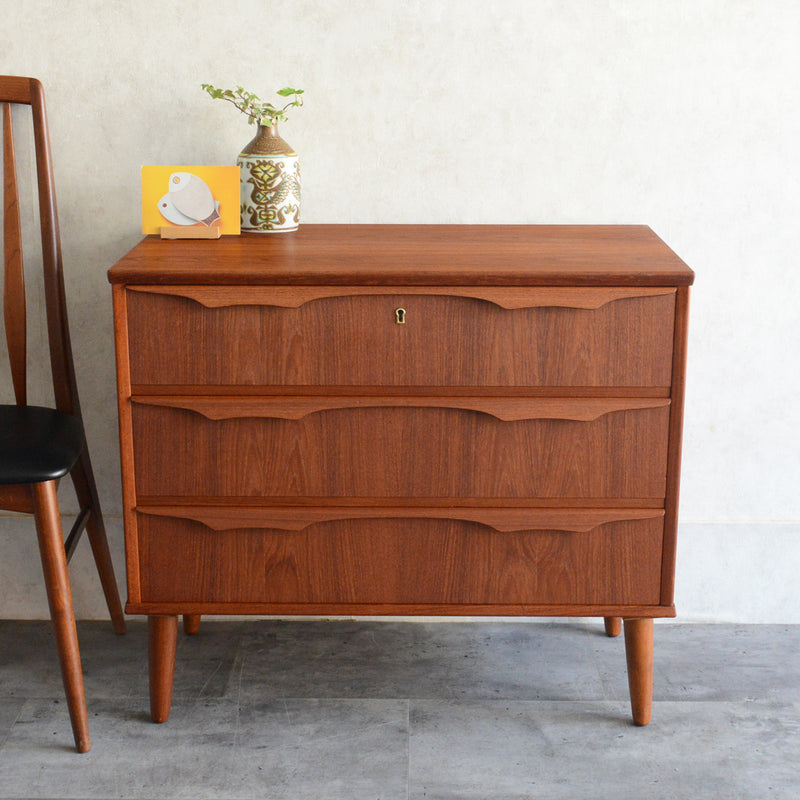 デンマーク ヴィンテージ  チーク ３段チェスト 5-62