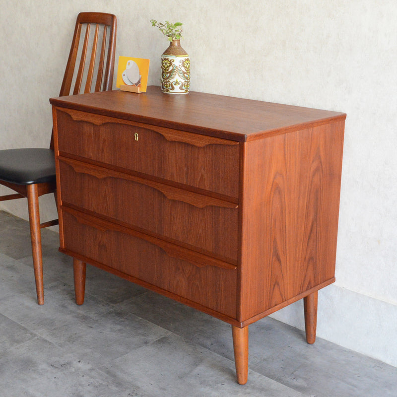 デンマーク ヴィンテージ  チーク ３段チェスト 5-62