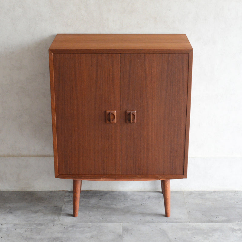 domino Mobler キャビネット5-162