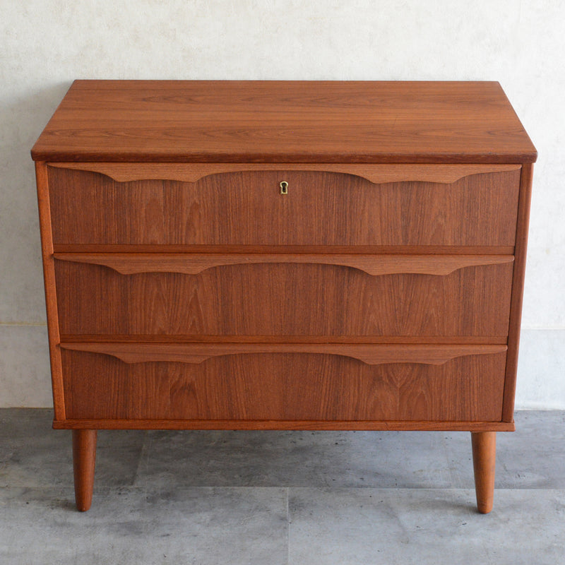 デンマーク ヴィンテージ  チーク ３段チェスト 5-62