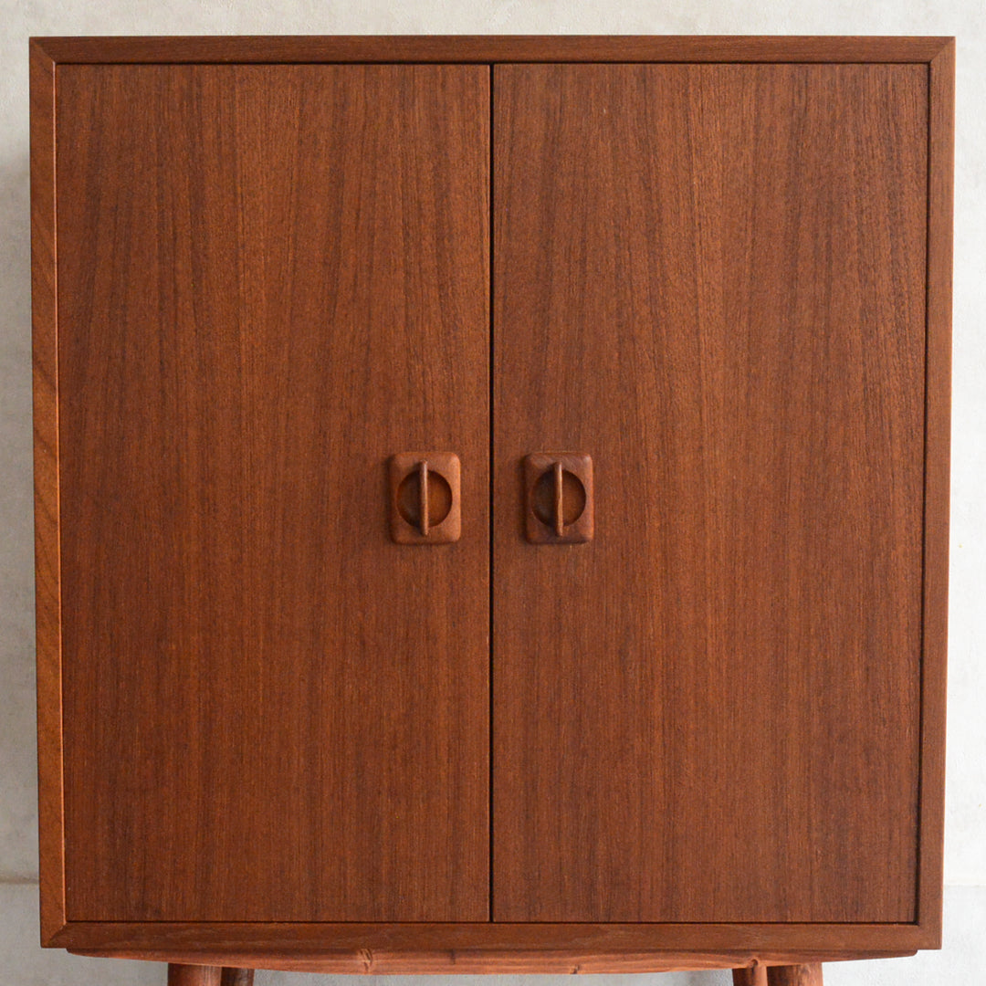 domino Mobler キャビネット5-162