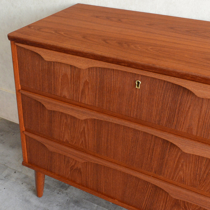 デンマーク ヴィンテージ  チーク ３段チェスト 5-62