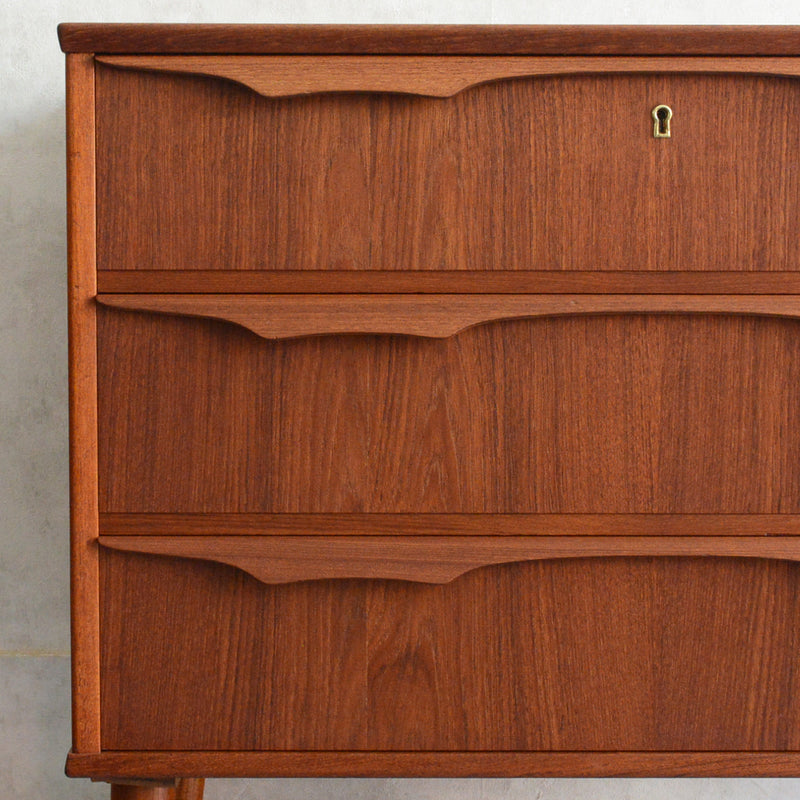 デンマーク ヴィンテージ  チーク ３段チェスト 5-62