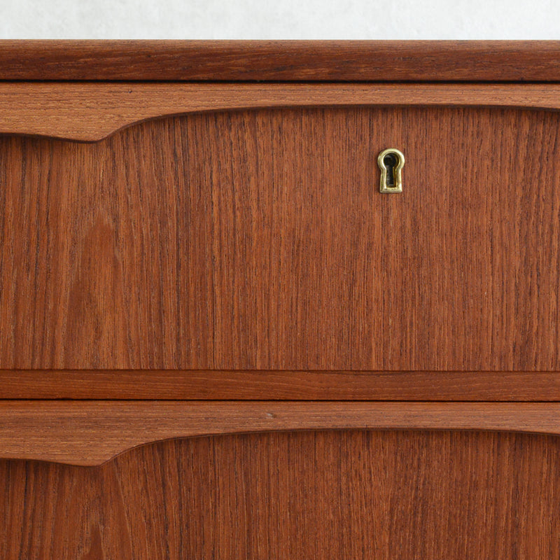 デンマーク ヴィンテージ  チーク ３段チェスト 5-62