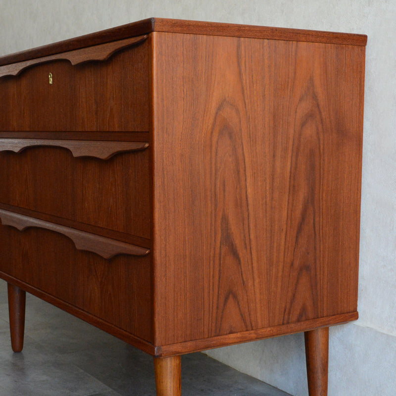 デンマーク ヴィンテージ  チーク ３段チェスト 5-62