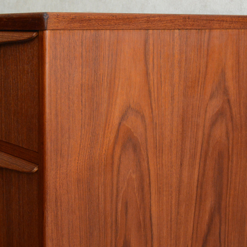 デンマーク ヴィンテージ  チーク ３段チェスト 5-62