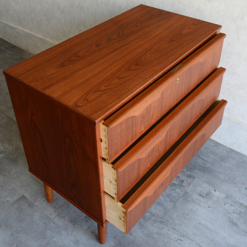 デンマーク ヴィンテージ  チーク ３段チェスト 5-62