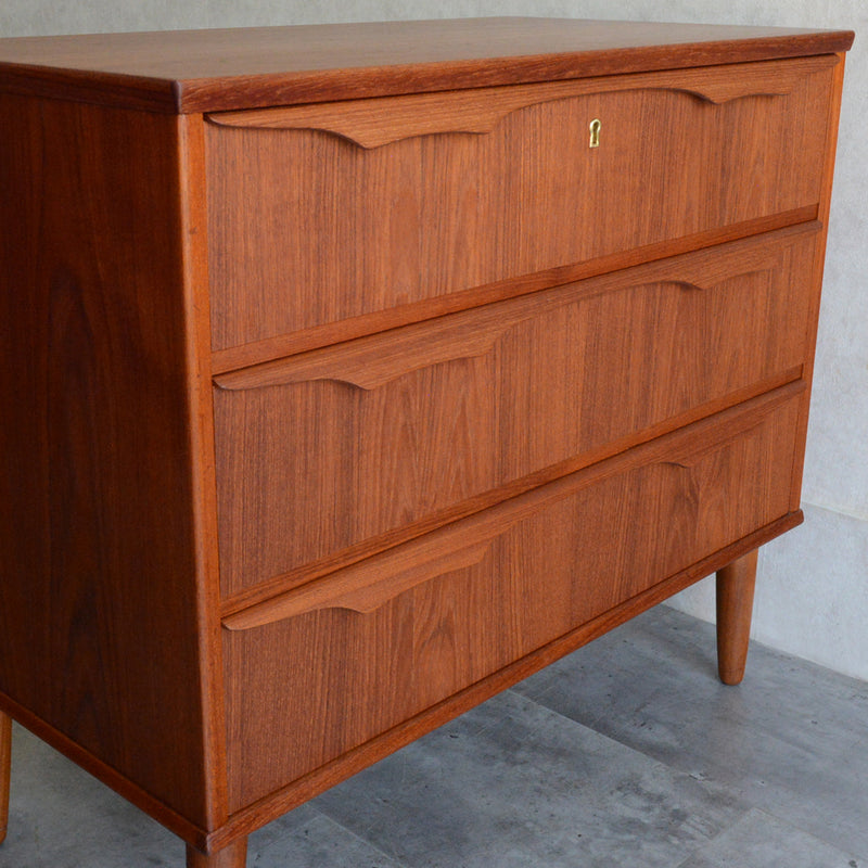 デンマーク ヴィンテージ  チーク ３段チェスト 5-62