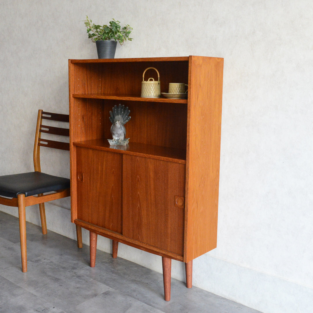 デンマーク ヴィンテージ Farso Mobelfabrik 木扉付シェルフ(3段）5-153