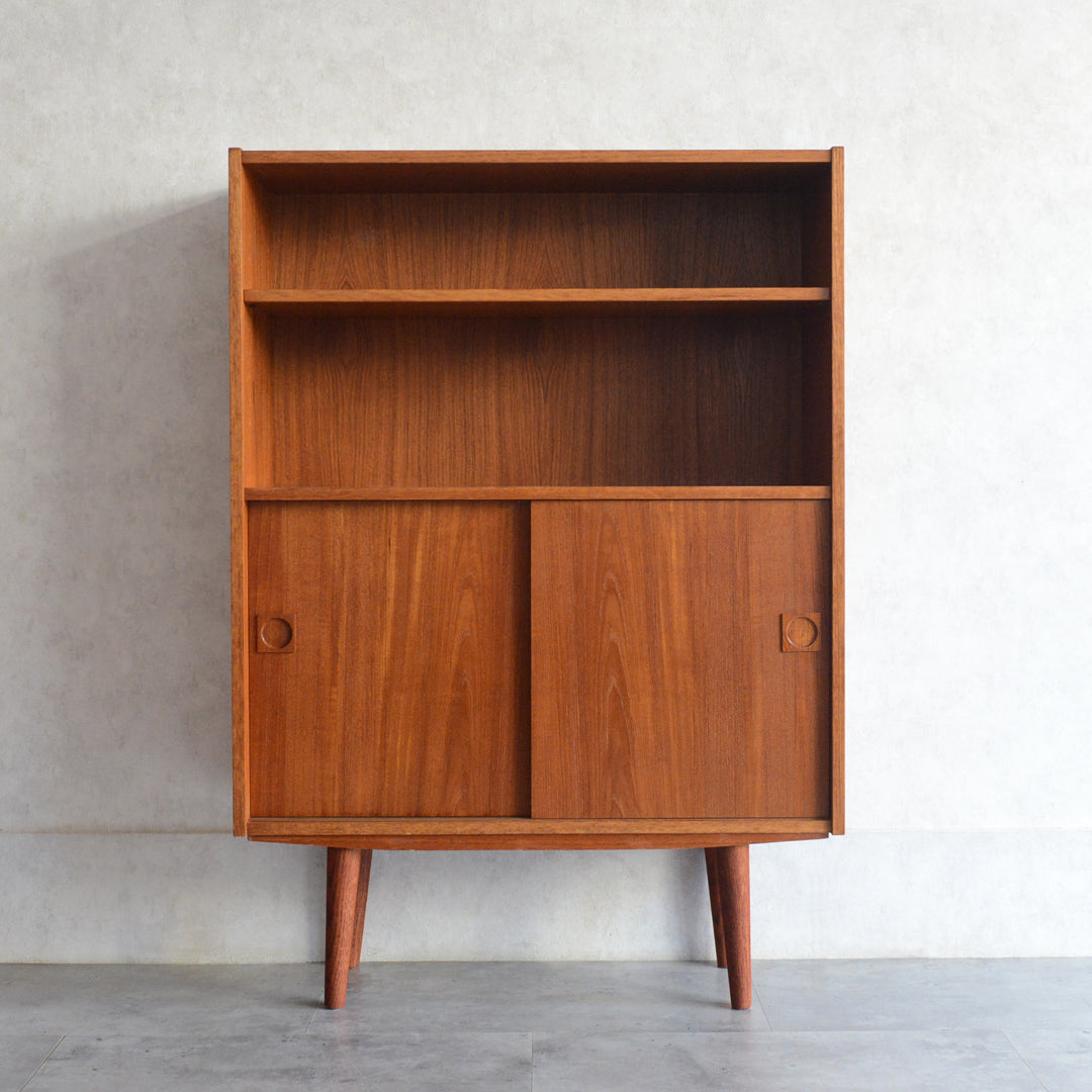 デンマーク ヴィンテージ Farso Mobelfabrik 木扉付シェルフ(3段）5-153