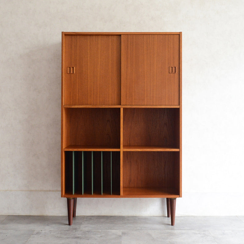 デンマークヴィンテージ　チーク3段 扉付ディスプレイシェルフ8-55