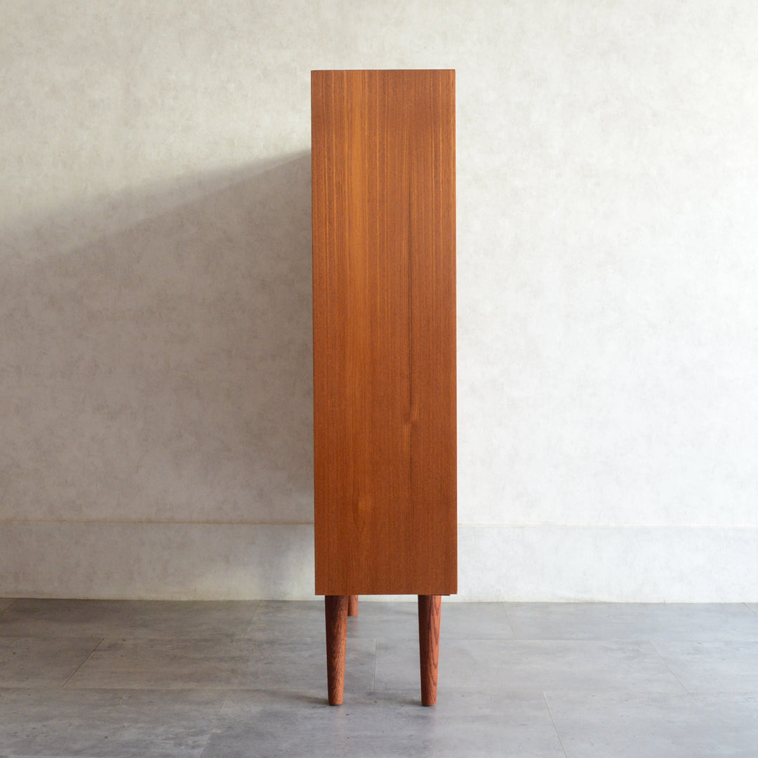 デンマーク ヴィンテージ Farso Mobelfabrik 木扉付シェルフ(3段）5-153