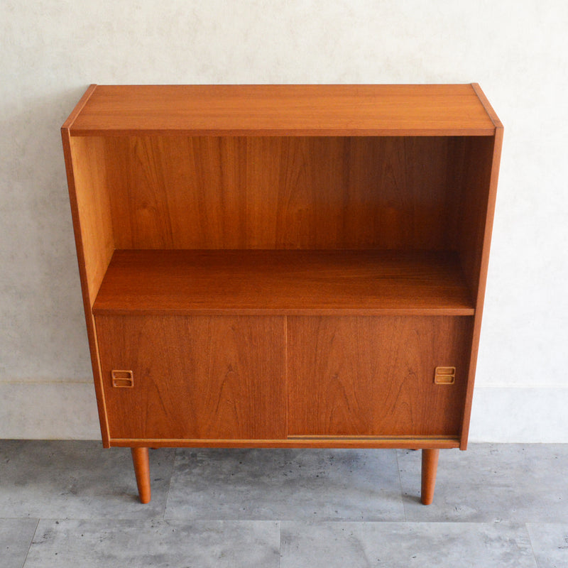 デンマーク ヴィンテージ チーク シェルフ (木扉付）5-131