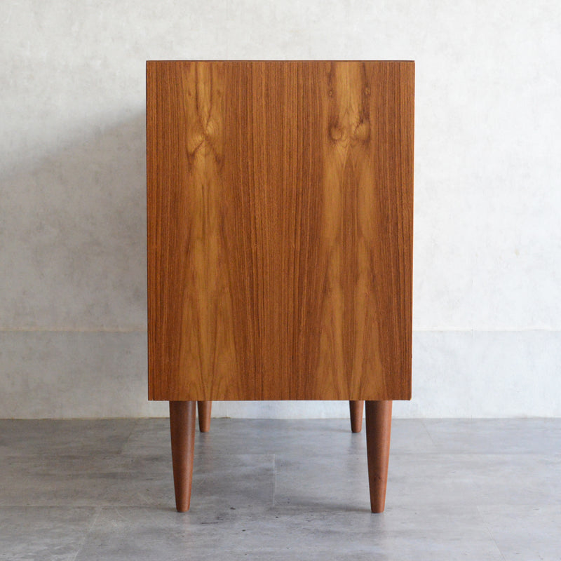 デンマーク ヴィンテージ  チーク 4段チェスト 5-64