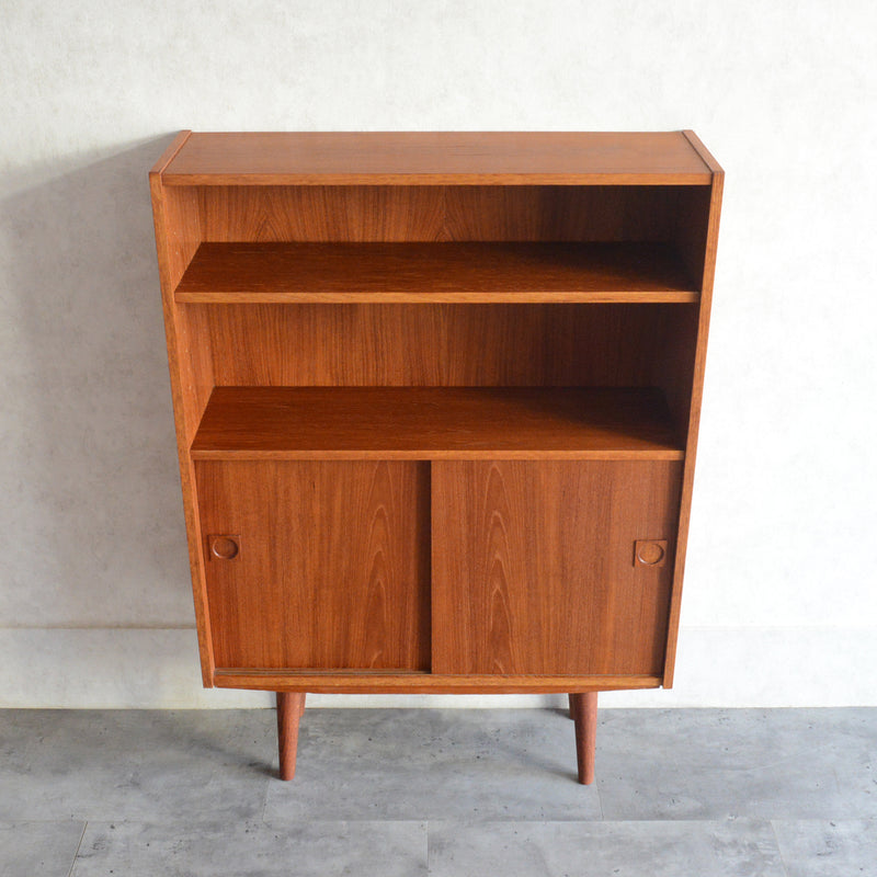 デンマーク ヴィンテージ Farso Mobelfabrik 木扉付シェルフ(3段）5-153