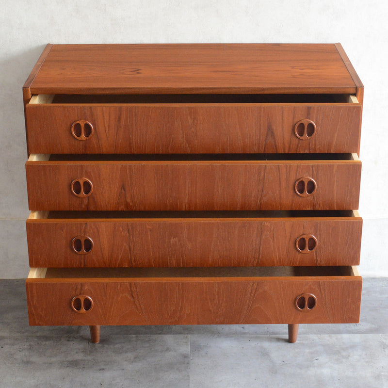 デンマーク ヴィンテージ  チーク 4段チェスト 5-64