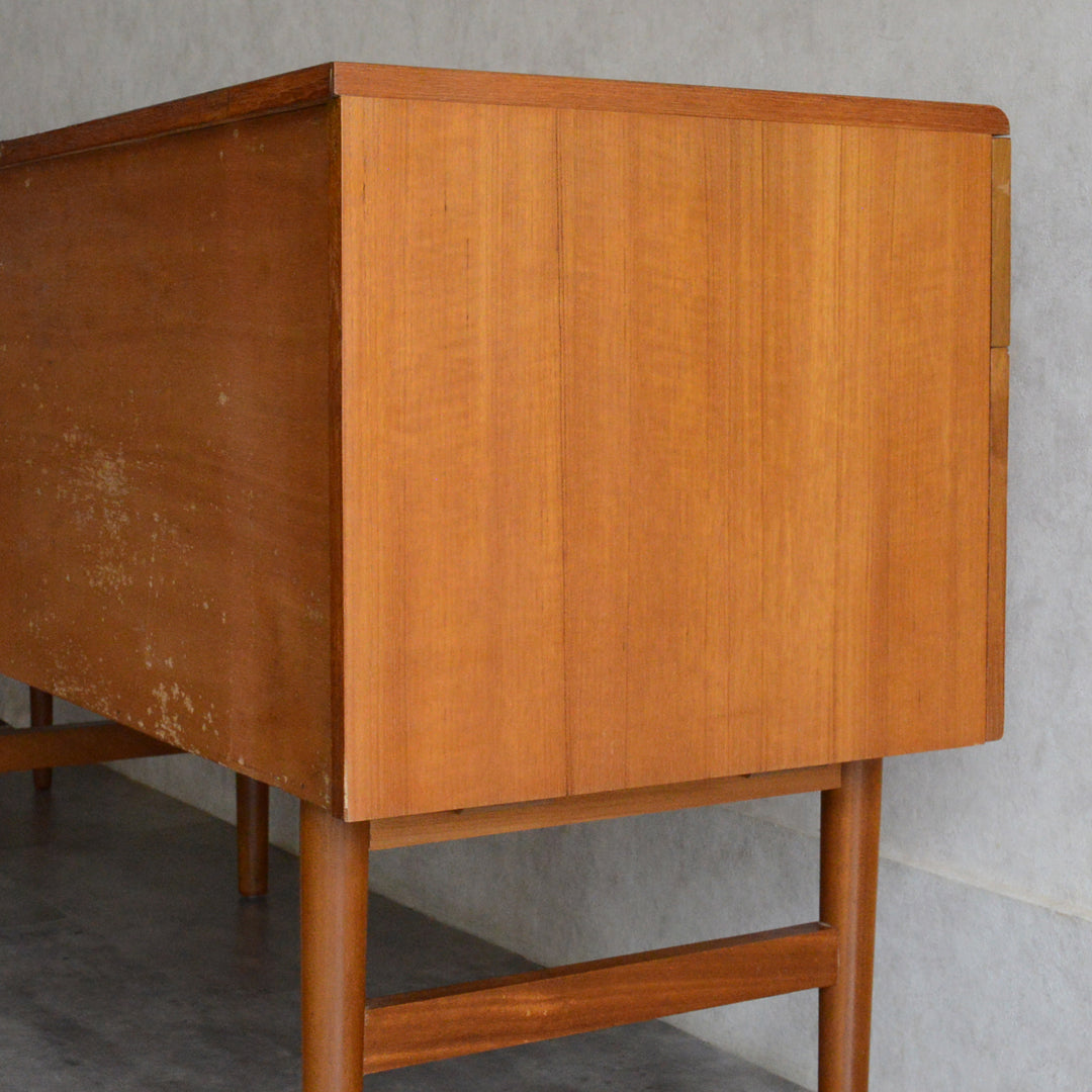 ミッドセンンチュリー ヴィンテージ チーク キャビネット 12