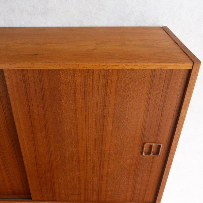 デンマークヴィンテージ　チーク3段 扉付ディスプレイシェルフ8-55